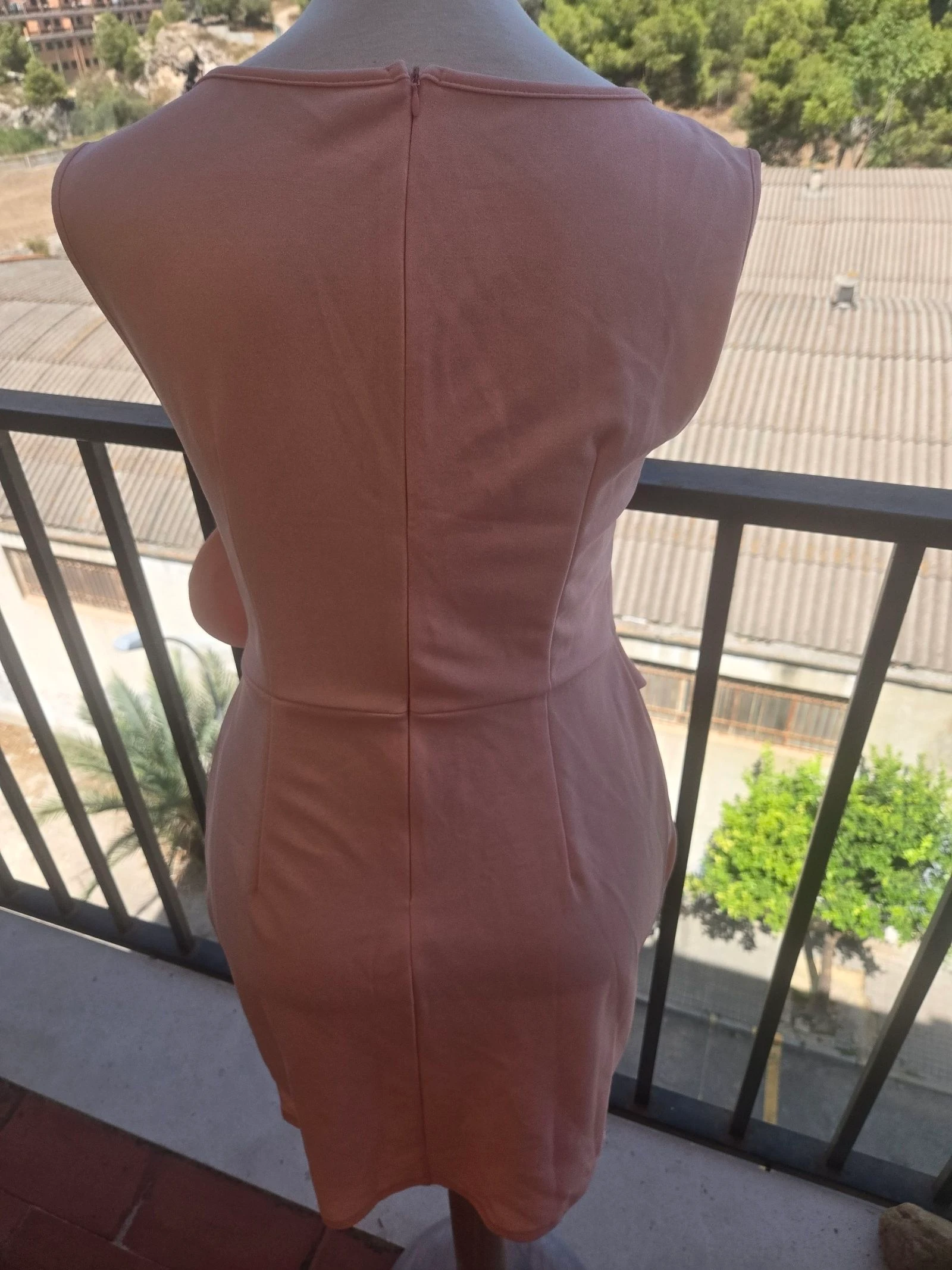 Robe pastel rose avec noeud – photo 5